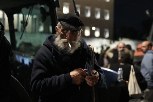 Δεκάδες τα τρακτέρ στο Σύνταγμα - Αν δεν λυθούν τα προβλήματα ο αγώνας θα συνεχιστεί